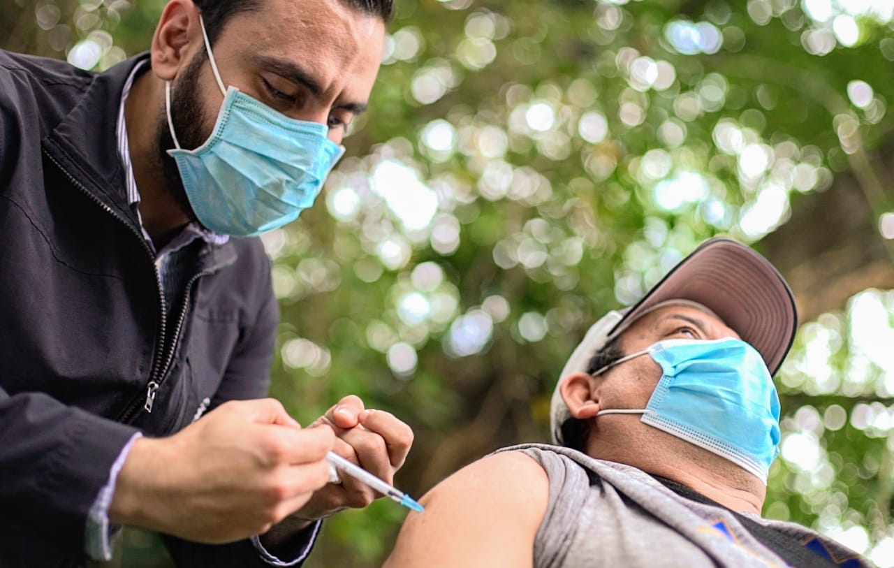 Ministro Alabi encabeza aplicación de dosis antiCOVID19 a pacientes del ISRI Santa Ana ministro-alabi-encabeza-aplicacion-de-dosis-anticovid19-a-pacientes-del-isri-santa-ana